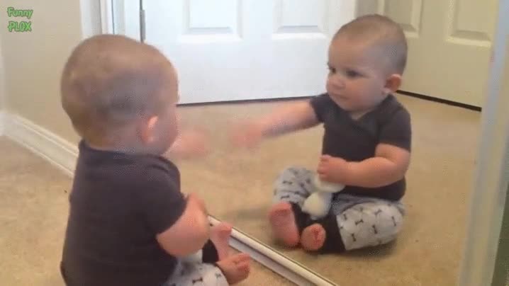 primera vez,ni&ntilde;o,espejo,ca&iacute;da