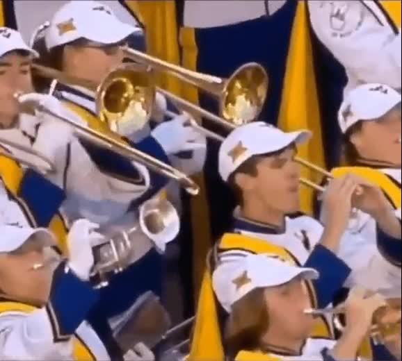 tromb&oacute;n,tocar,disimulo,escaqueo