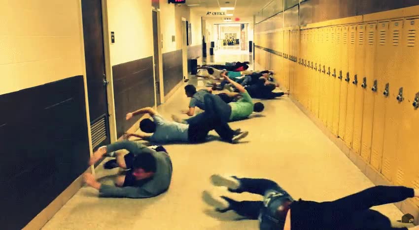 nadar,pasillos,instituto