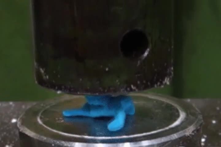 prensa hidraulica,aplastado,hombre,plastilina