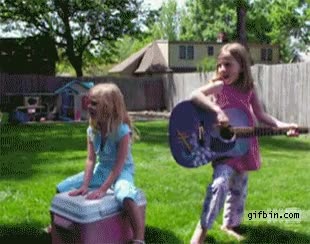 hermana. harta,grupo,música,cantar,amiga,atropellar,coche