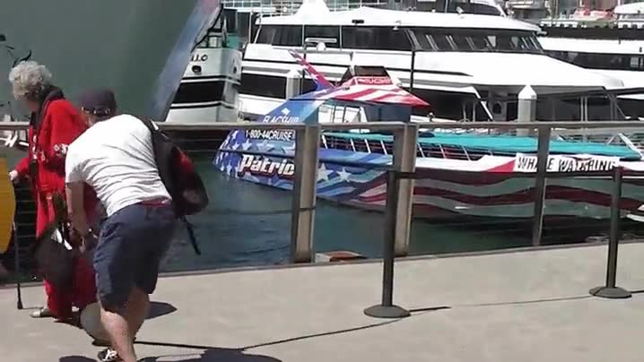 abuelas,nervios,barco,velocidad,choque