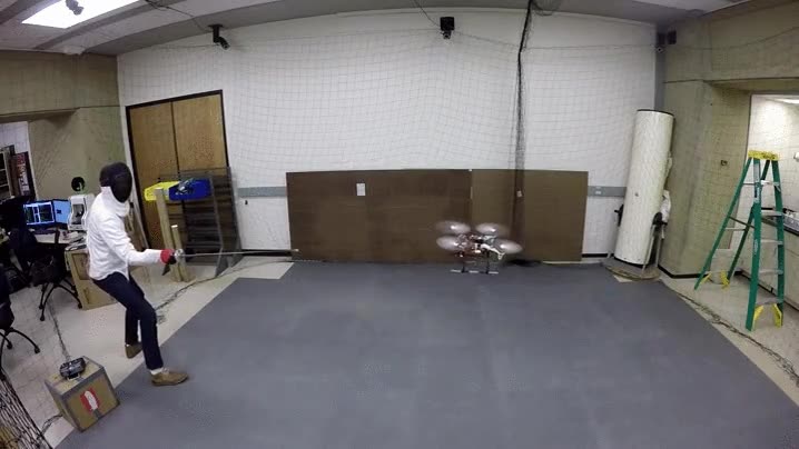 invertir,tiempo,dron,esquivar,examen,esgrima,florete