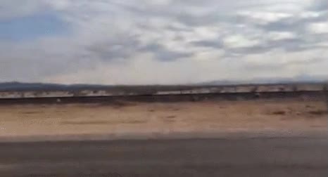 Cuando te encuentras una tienda en medio de la nada más absoluta encontrar,tienda,prada,medio de la nada,desierto