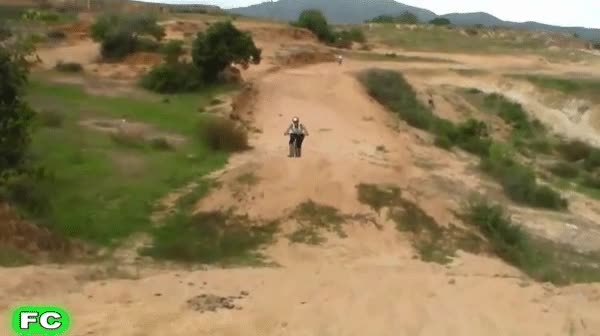 subir,monte,grabar,bici,salto