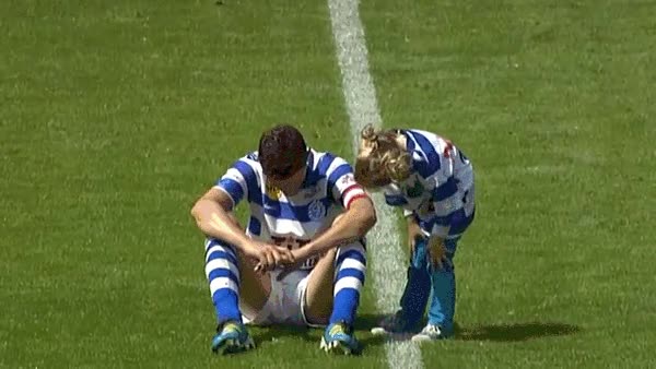 partido,padre,abatido,consolar,pena