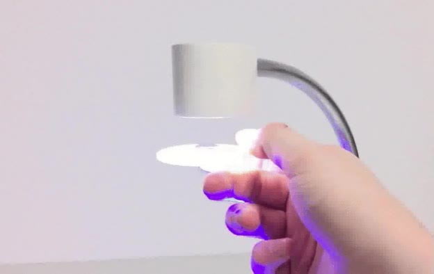 l&aacute;mpara,luz,levitar,truco,f&iacute;sica