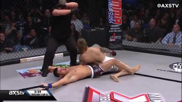 nick,newell,campe&oacute;n XFC,mano