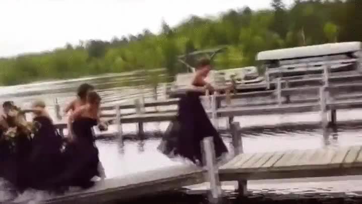 boda,acabar,pareciendo,programa,humor amarillo