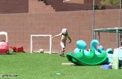 ni&ntilde;o,celebrar,gol,fail,golpe