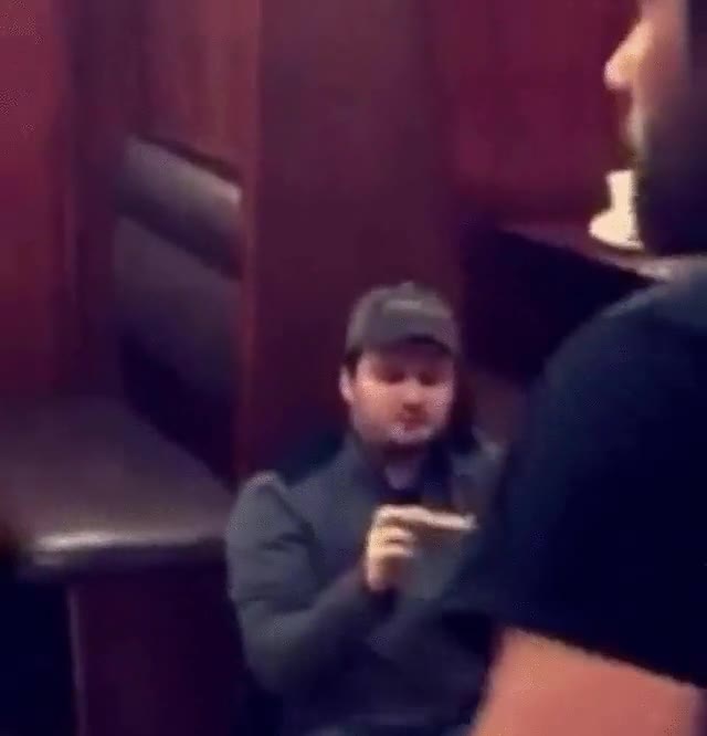 caos,desata,alrededor,no importa,trozo,pizza