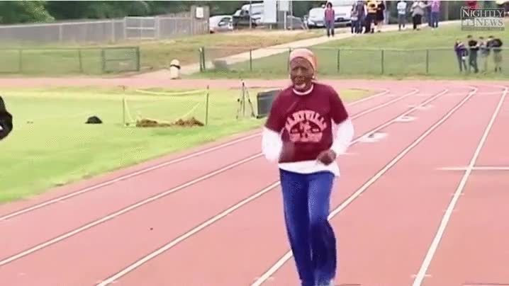 cumplir,100 a&ntilde;os,luchar,vida,momento