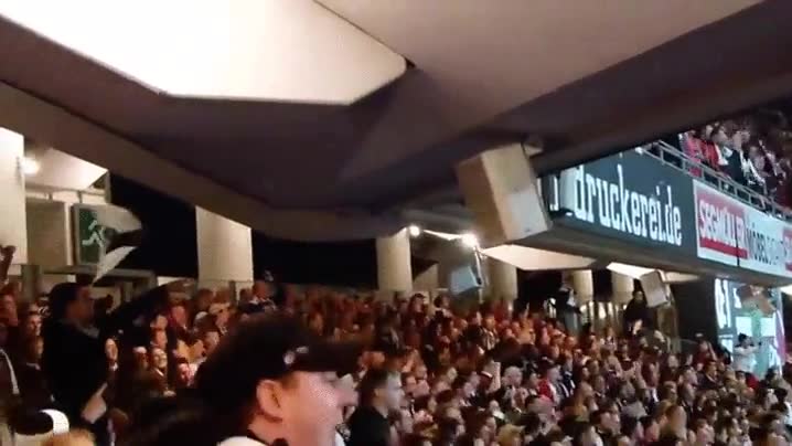 recomendable,saltar,campo,futbol