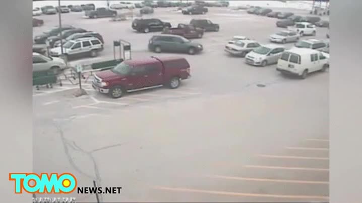 Golpear,9 coches,9 segundos,parking