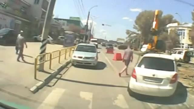 forma,pac&iacute;fica,pelea,carretera