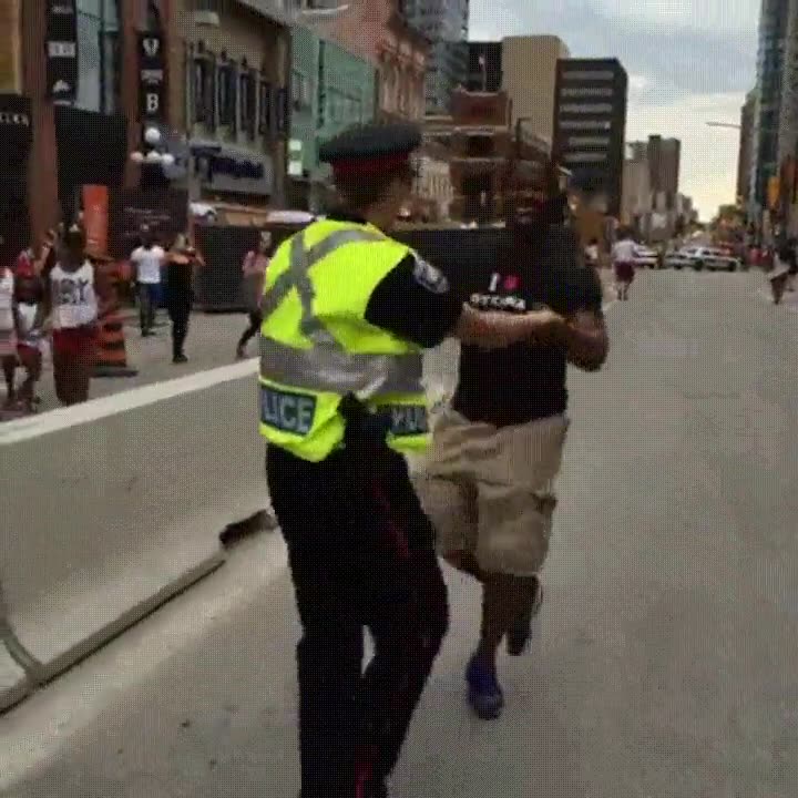 hombre,asalto,agente,policia,sombrero,baile