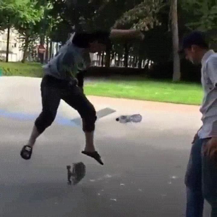 insuperable,truco,skate,lanzamiento de botella,de pie