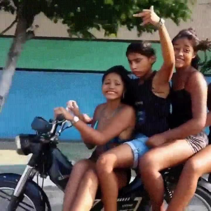 malote,moto,chicas,listo