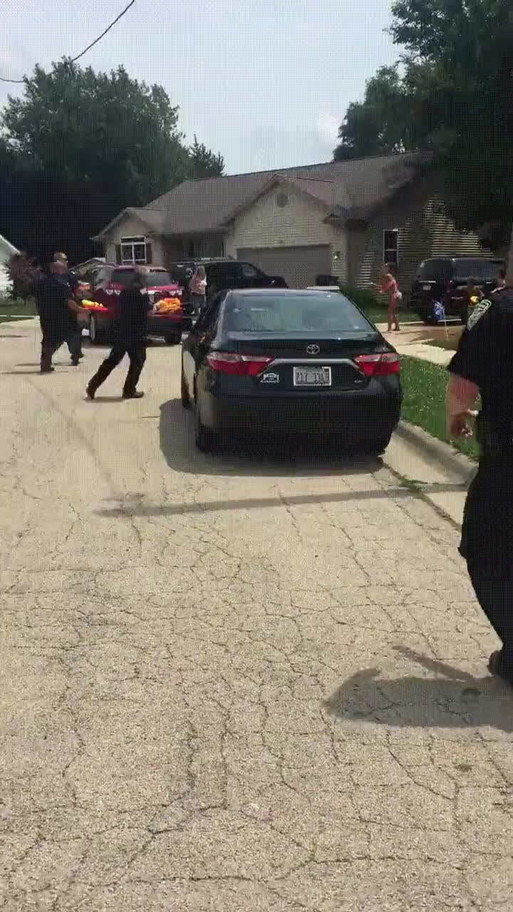 policia,enfrentar,ni&ntilde;os,armados
