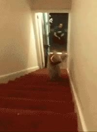 novia,sola,casa,peli,escaleras