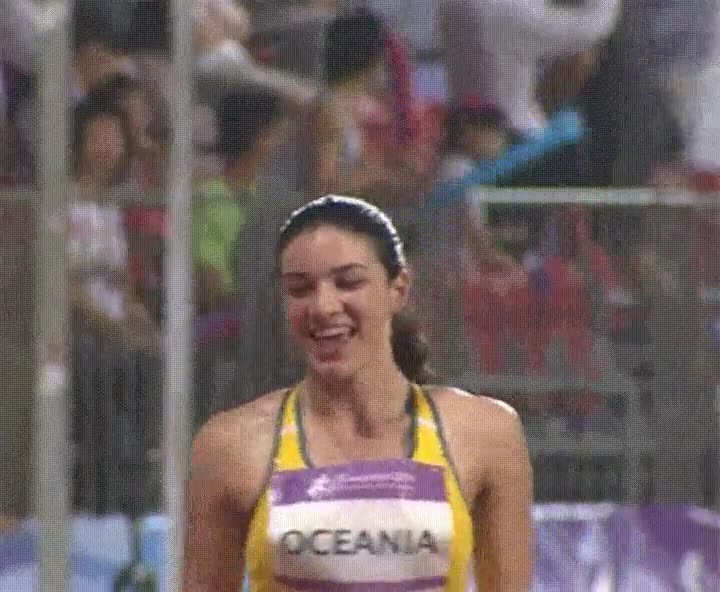 michelle jenneke,cautivar,publico,calentamiento