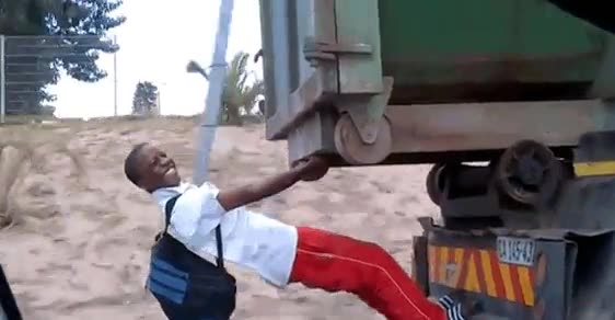 forma,peligrosa,escuela,camion,ahorrar,gasolina