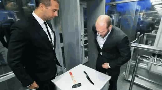 pasar,jason,statham,detector,metales