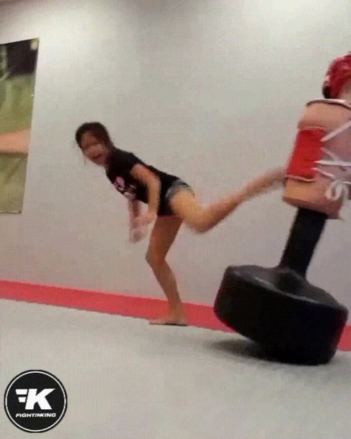 chun-li,ni&ntilde;a,patadas,competidora,street fighter