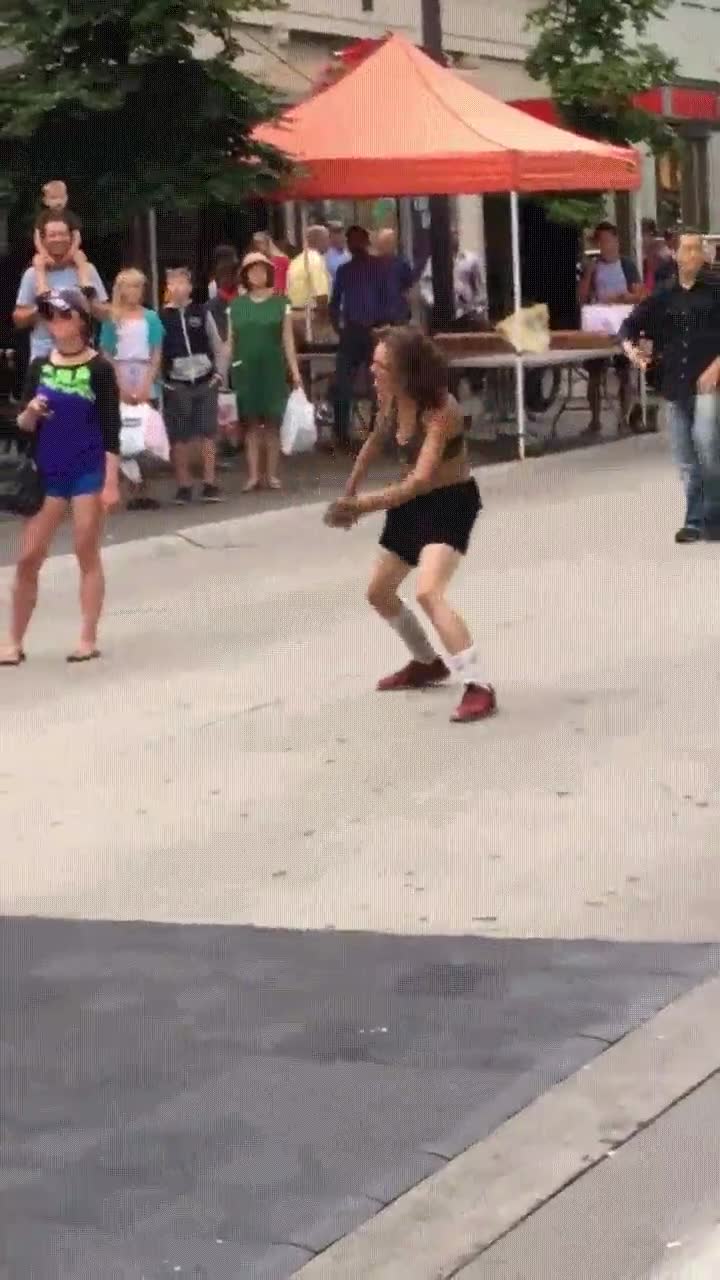 dos tipos,persona,fiestas,bailar