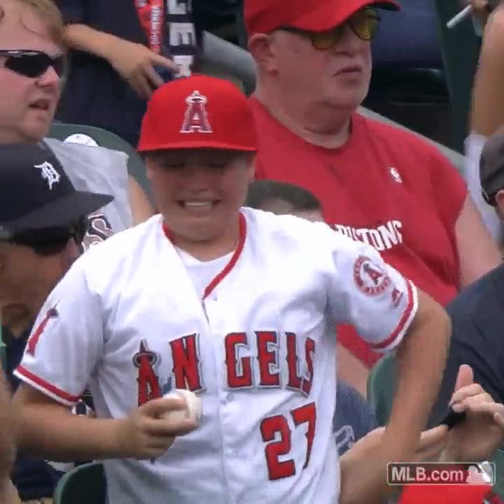 Enlace a Chaval cumpliendo su sueño de tener el autógrafo de su ídolo