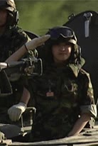 soldado,saludo,ternura,mona