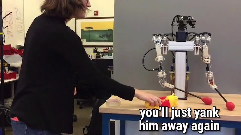 robot,sentimiento,jugar,peluche