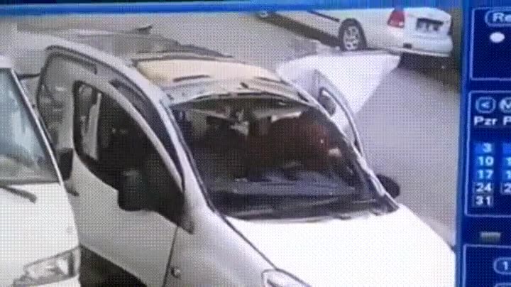 novia,enfado,explotar,coche