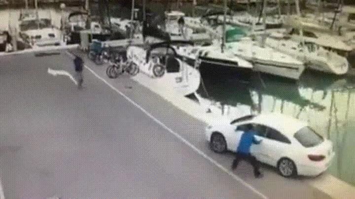 coche,agua,freno de mano