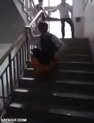 timbre,escuela,sonar,casa,clase,escaleras