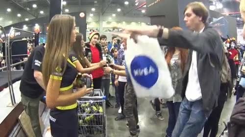 cosas,hacer,conseguir,bebida,chica,sentadillas