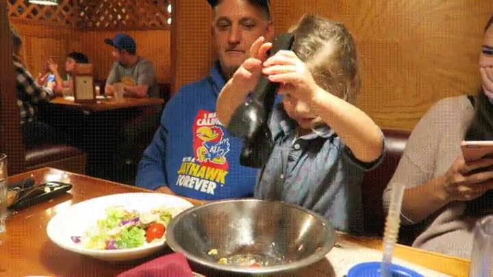 Enlace a Padre trolleando a su inocente hija