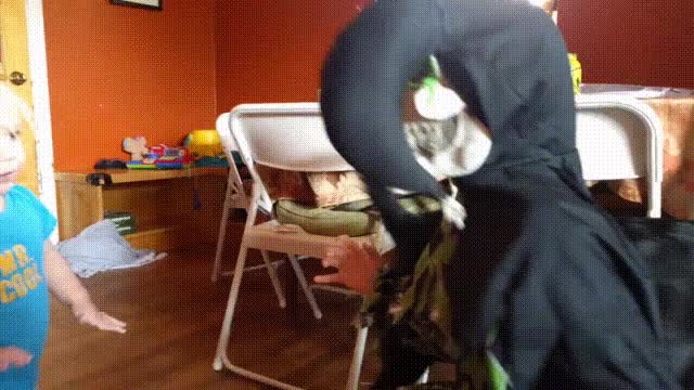 truco,espera,ni&ntilde;o,pu&ntilde;etazo