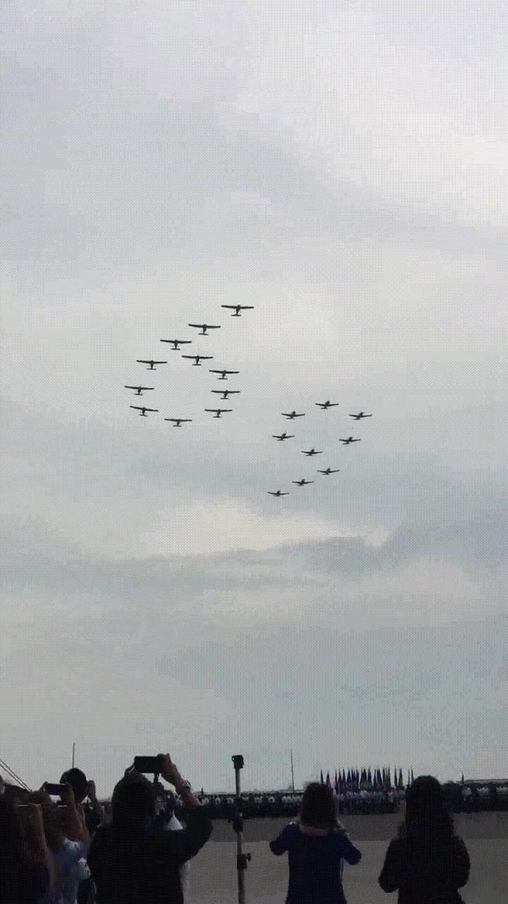 creo,equipo,aviaci&oacute;n,intentar,decir,algo