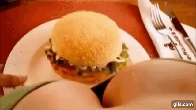 Cuando llamas a la encargada porque no encuentras tus patatas fritas llamar,encargada,encontrar,patatas,fritas,hamburguesa
