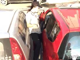 &uacute;nica,manera,entrar,coche,listo,pocos,cent&iacute;metros