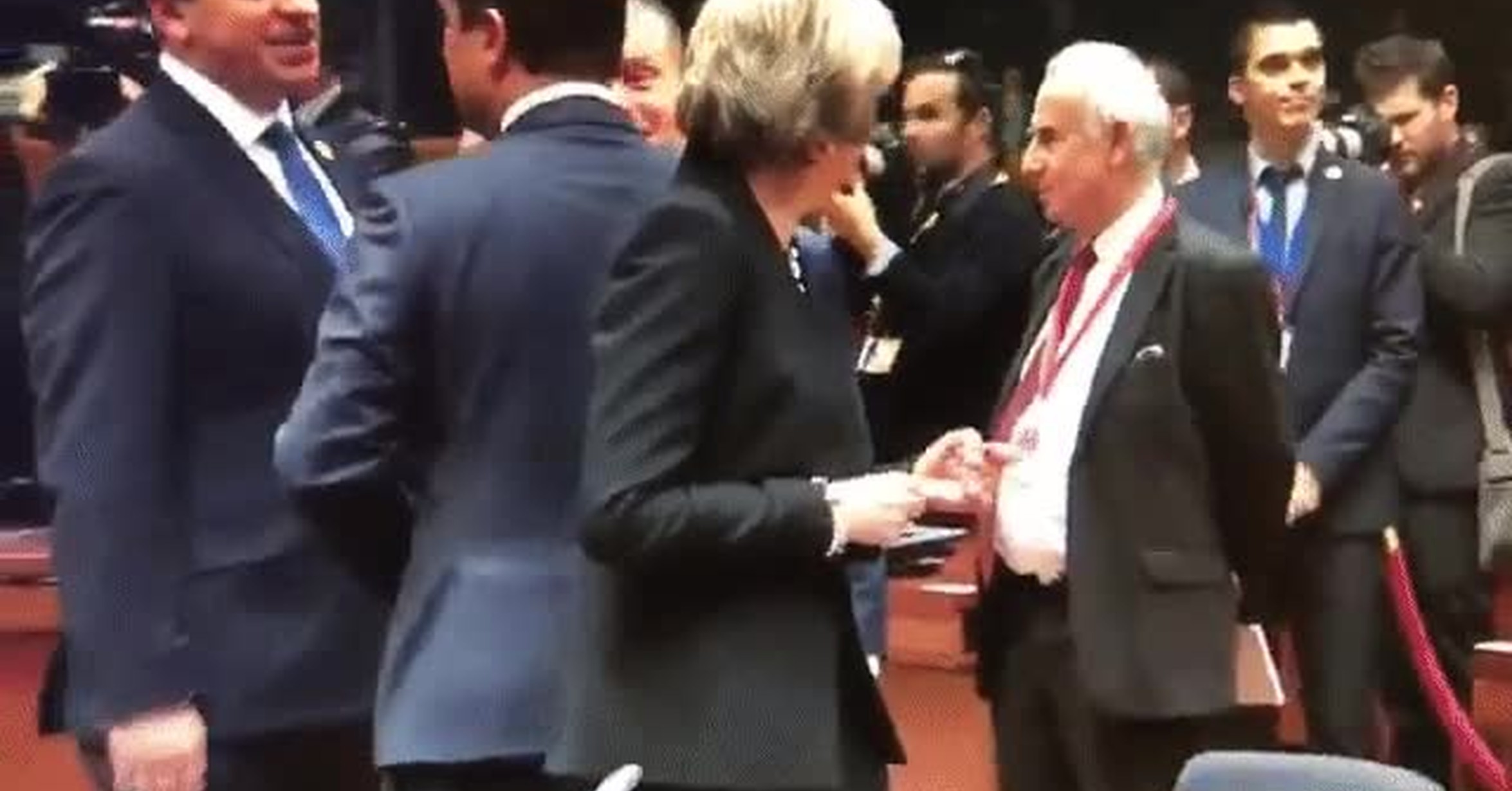 ¡Vaya GIF! / La cara que se te queda cuando vas a una fiesta y no ¡Vaya GIF! / La cara que se te queda cuando vas a una fiesta y no