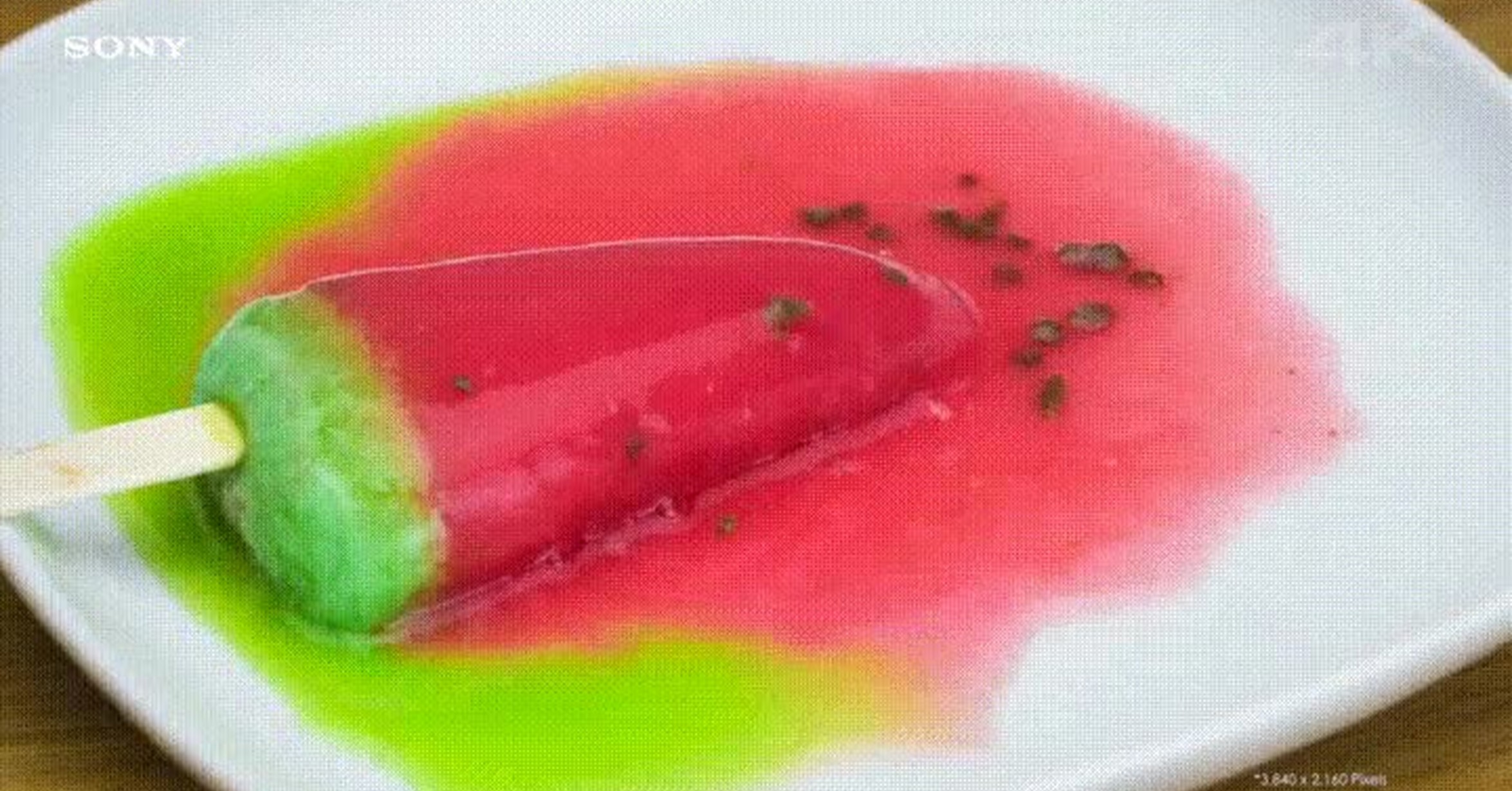 ¡Vaya GIF! / El hipnótico proceso inverso de un helado derritiéndose