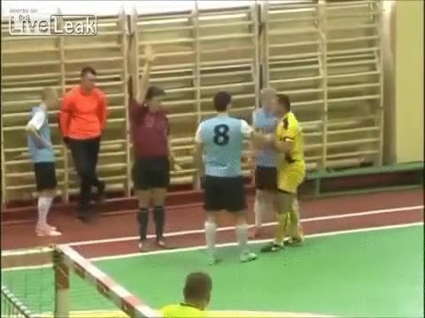 t&iacute;pico,garrulo,de acuerdo,decisi&oacute;n,&aacute;rbitro