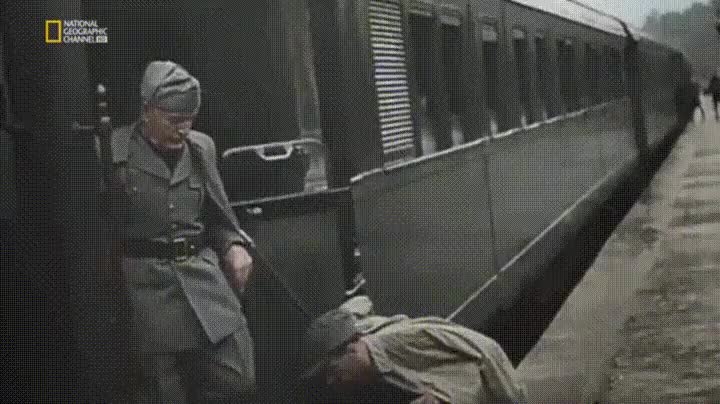 Enlace a La encajada de manos más extraña de Adolf Hitler