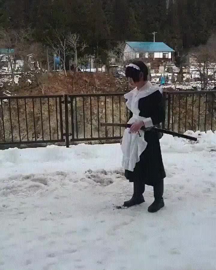 maid,samurai,practicar,nieve