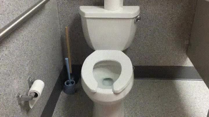 alguien,ayudar,salir,ba&ntilde;os