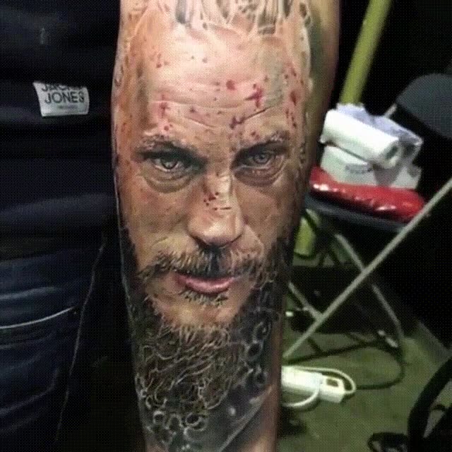 vikings,espectacular,tatuaje,fotorrealismo,ragnar