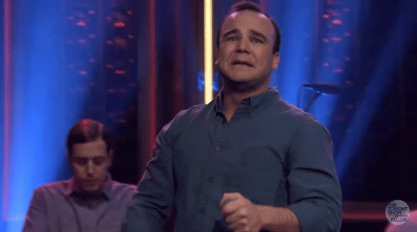 cantante,tortazos,cara,emocionar,l&aacute;grima