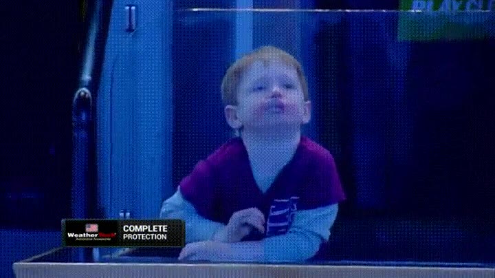 ni&ntilde;o,aburrido,disimular,cristal,boca